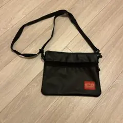 黒いショルダーバッグ サコッシュ