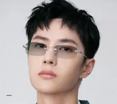 調光サングラス　ふちなし　リムレス　シルバー　韓国　かっこいい　変色
