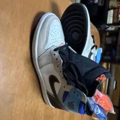 Item thumbnail for item c9689f3f-0237-434b-901d-7a313099ede4