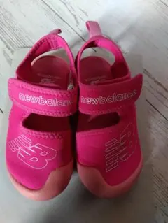 newbalance ピンク サンダル