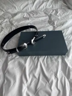 TOGA 黒エンボス加工ベルト シルバー調バックル TOGA ベルト Metal buckle belt color メンズ : ZOZOTOWN Yahoo