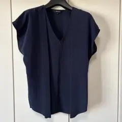BOSCH❤︎フレンチスリーブ紺色ブラウス⭐︎超美品！