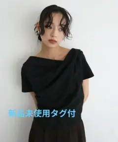 ドレープデザイン半袖Tシャツ ブラック ヘラム