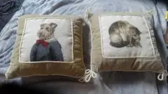 犬と猫の刺繍クッション2個セット
