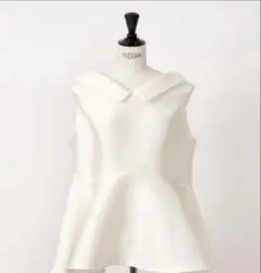 Heve two charm blouse　バニラ　タグ付き