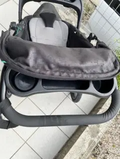 ブラック チャイルドシート 2カップホルダー付き
