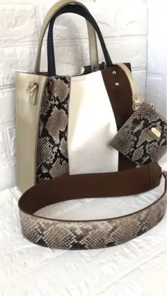☆ほぼ未使用☆ DIANA ダイアナ 2WAY ショルダーバッグ パイソン