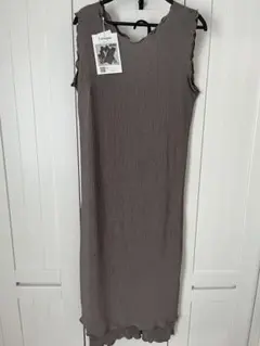 新品　Lutique プリーツセットアップ モカ