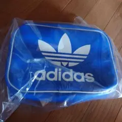 ★adidasオリジナルス コスメティックバッグ