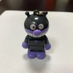 アンパンマン キャラクターキーホルダー 黒と紫 ばいきんまん