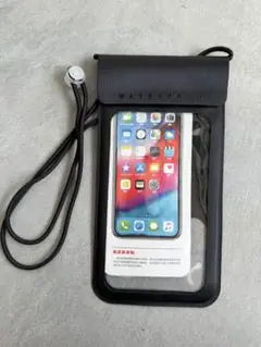 お買得❣️防水ケース スマートフォン用 ブラック♡旅行用品 レジャー