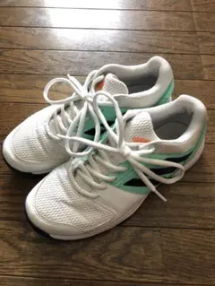 テニスシューズ 22.5センチ
