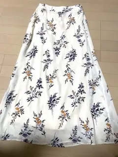 アズールバイマウジー 花柄ロングスカート