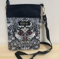 ウィリアム モリス　いちご泥棒　サコッシュ　ショルダーバッグ　ハンドメイド