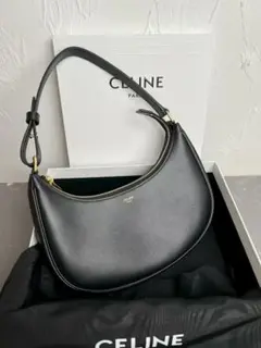 CELINE ブラックレザーショルダーバッグ