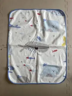 クジラ柄おむつ替えマット 70×50cm