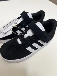 adidas スニーカー　子供