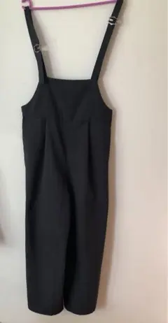 GU バックルつきサロペットワイドパンツ　ダークグレー