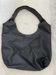 ブラック　ハンドバッグ