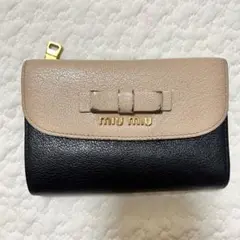 MIU MIU 二つ折り財布