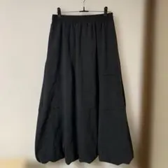黒のバルーンロングスカート