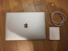 MacBook Pro 2017 シルバー 13インチ i7 メモリ16GB