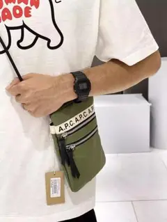 A.P.C. オリーブグリーン サコッシュ