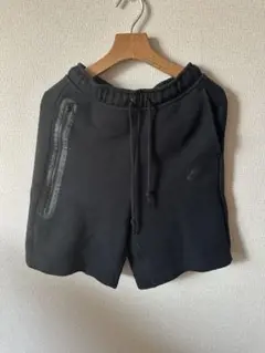 NIKE テックフリース　ショートパンツ