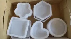 値下げ　シリコンモールド　　レジン用品　型抜き　蓋付きケース　5点セット