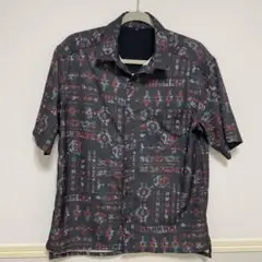 Mサイズ 半袖シャツ 黒系柄入り