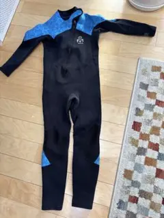 ウェットスーツ 黒と青 フルスーツ　子供用