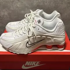 Nike Shox ホワイト/レッド スニーカー