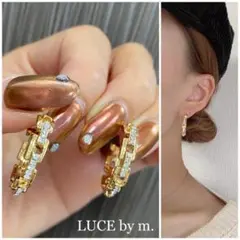 Item thumbnail for item 01518937-ba3e-4257-8c7c-a53f8609352b