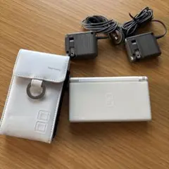 Nintendo DS Lite ホワイト 本体と充電器2個セット
