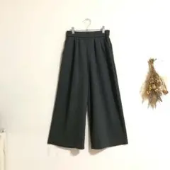 ワイドパンツ　カジュアルパンツ　ウエストゴム　 ゆったりめ　濃グレー　b856