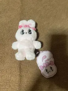 Esther Bunny ぬいぐるみマスコット