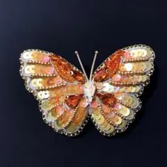 ビーズ刺繍ブローチ　蝶　蝶々　ハンドメイド