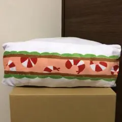 おおきなサンドイッチクッション　pu・pu・pu　ぷぷぷ
