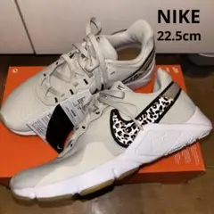 新品未使用 [22.5] NIKE レジェンドエッセンシャル2 PRM