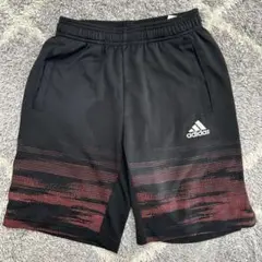 130㎝　adidas ハーフパンツ 黒/赤 グラデーション