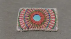 刺繍ブローチ　ミラーワーク風ブローチ　コサージュ