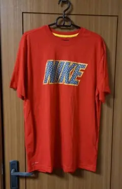 Nike Dri-FIT レッド Tシャツ