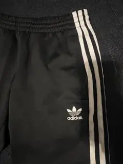 adidas オリジナルス　3本ライン トラックパンツ
