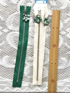 チャーム付き20cmファスナー　3本　YKK
