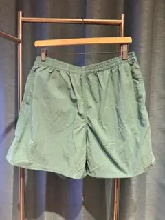 TRUSS グリーンショートパンツ