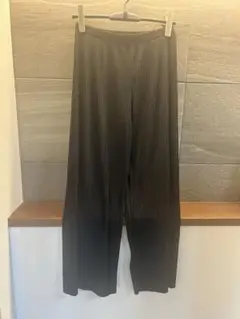 UNIQLO ブラック プリーツパンツ Mサイズ