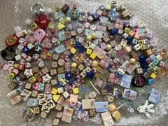 大量 アクリルビーズ まとめ売り キャラクター やく800g ①