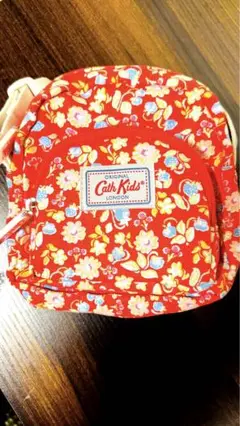 キットソンのショルダーバッグ