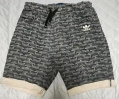 adidas グレー ショートパンツMサイズ