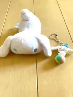 シナモロール　ぬいぐるみヘアピンとキーホルダー